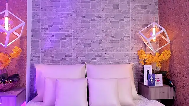 Catalina-Thompson online show from 11, 11, 2025