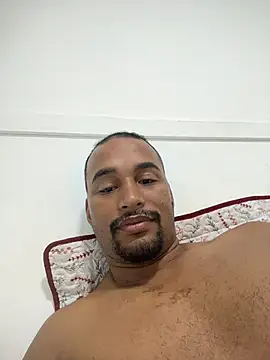 Snapshot of casalbrhot25 chatting on 3, 11, 2025 casalbrhot25 online show from 3, 11, 2025