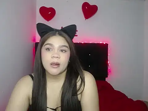 Snapshot of 2moons_full_of_love chatting on 16, 2, 2026 2moons full of love online show from 16, 2, 2026