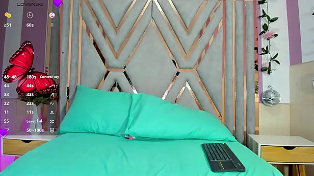 vanesaa mejia online show from 3, 12, 2025