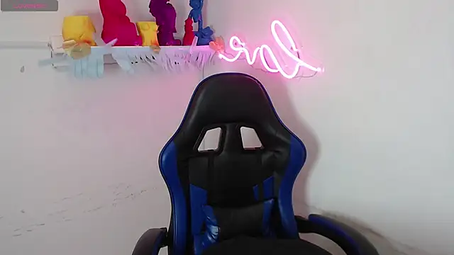 littlee red online show from 17, 11, 2025