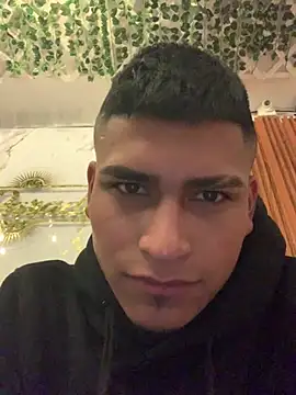 Snapshot of Emiliano_Reyes chatting on 6, 6, 2026 Emiliano Reyes online show from 6, 6, 2026