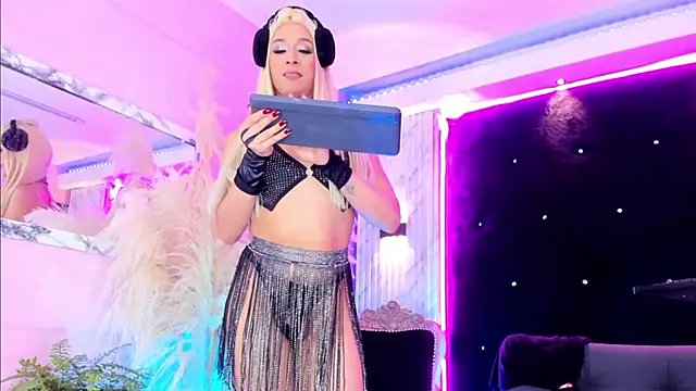 Queens Wonders Blonders online show from 26, 10, 2025