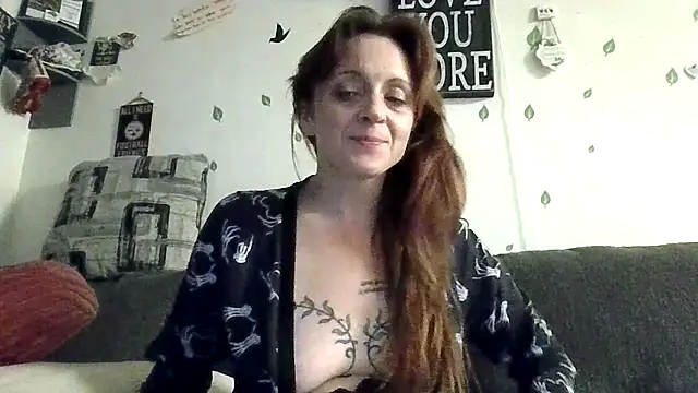 Snapshot of LoveLibz169 chatting on 27, 10, 2025 LoveLibz169 online show from 27, 10, 2025