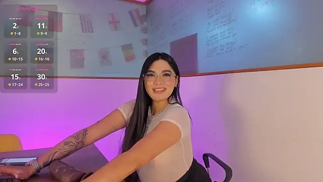 Snapshot of Juli_Casanova chatting on 15, 6, 2026 Juli Casanova online show from 15, 6, 2026