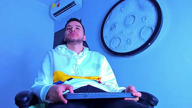 mike 257 online show from 24, 2, 2026