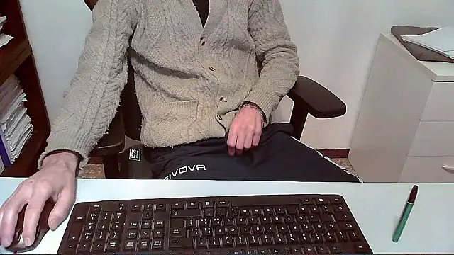 Snapshot of topg84 chatting on 4, 12, 2025 topg84 online show from 4, 12, 2025