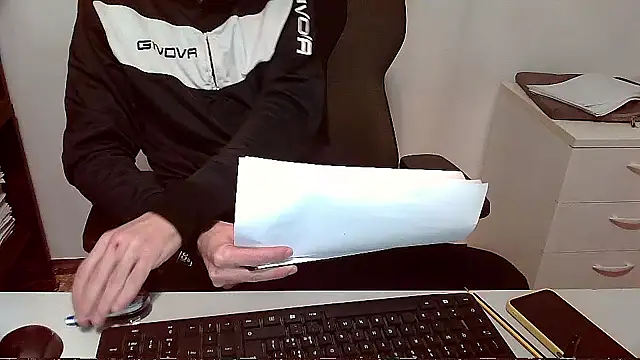 Snapshot of topg84 chatting on 5, 12, 2025 topg84 online show from 5, 12, 2025