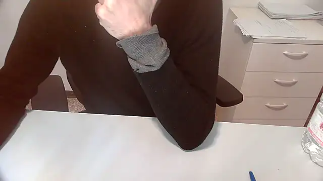 Snapshot of topg84 chatting on 19, 12, 2025 topg84 online show from 19, 12, 2025