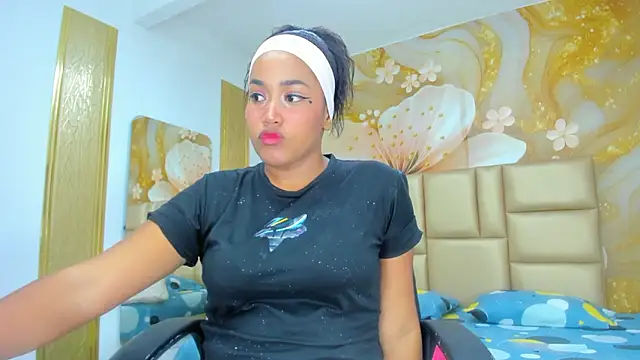 NahomiWalker  online show from 18, 2, 2026