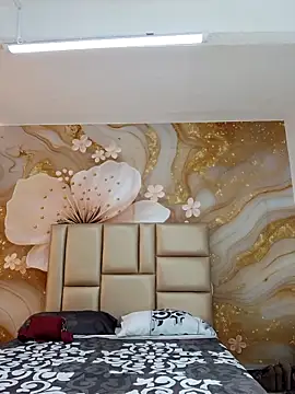 NahomiWalker  online show from 7, 4, 2026