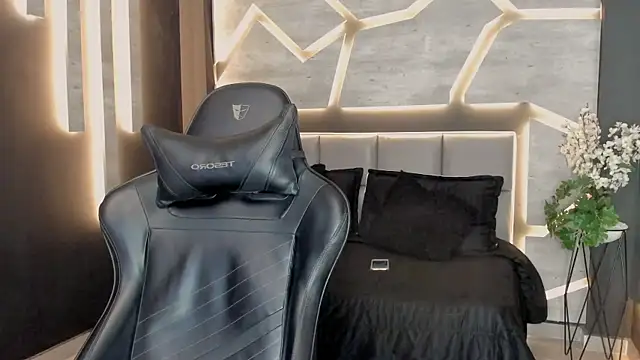 ArohomLester online show from 9, 11, 2025