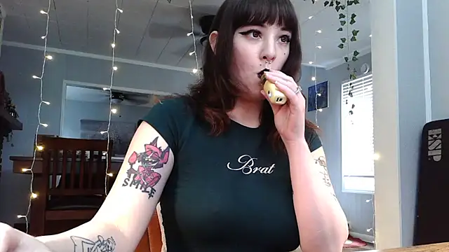 Trickylucy555 online show from 12, 5, 2026