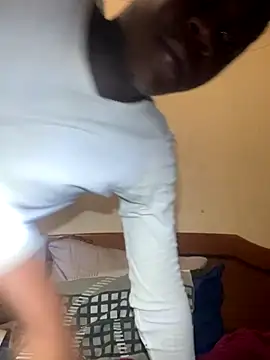 Snapshot of maloya267 chatting on 14, 12, 2025 maloya267 online show from 14, 12, 2025