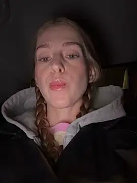 kira mia online show from 24, 11, 2025