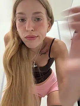 kira mia online show from 9, 4, 2026