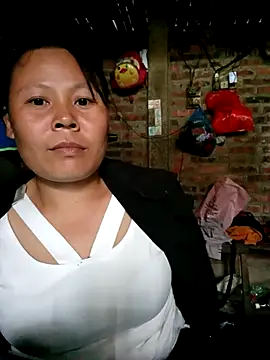 Snapshot of Lilian-n chatting on 20, 10, 2025 Lilian-n online show from 20, 10, 2025