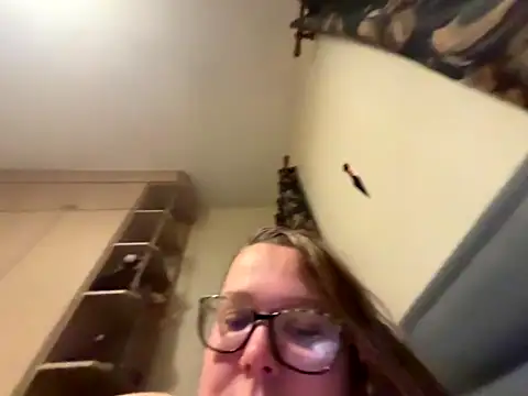 Snapshot of Scarletcum22 chatting on 16, 12, 2025 Scarletcum22 online show from 16, 12, 2025