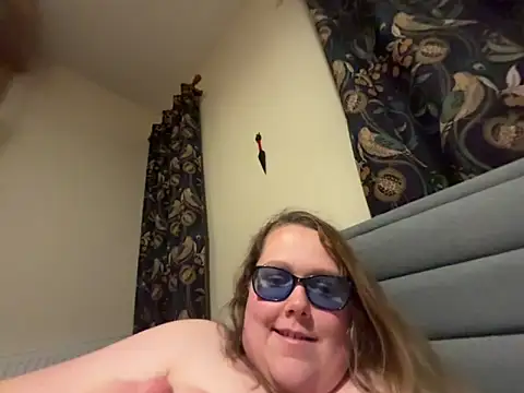 Snapshot of Scarletcum22 chatting on 19, 12, 2025 Scarletcum22 online show from 19, 12, 2025