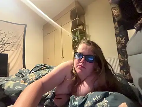 Snapshot of Scarletcum22 chatting on 12, 1, 2026 Scarletcum22 online show from 12, 1, 2026