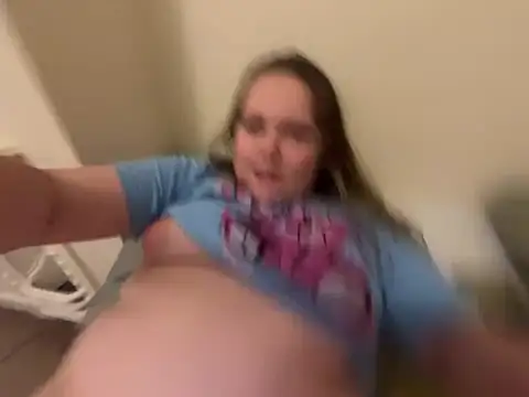 Snapshot of Scarletcum22 chatting on 5, 2, 2026 Scarletcum22 online show from 5, 2, 2026