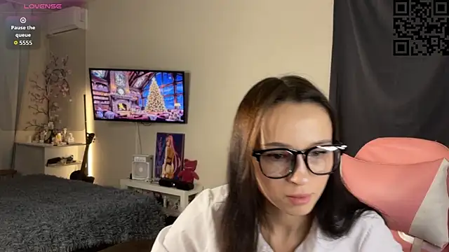 ella simons online show from 19, 11, 2025