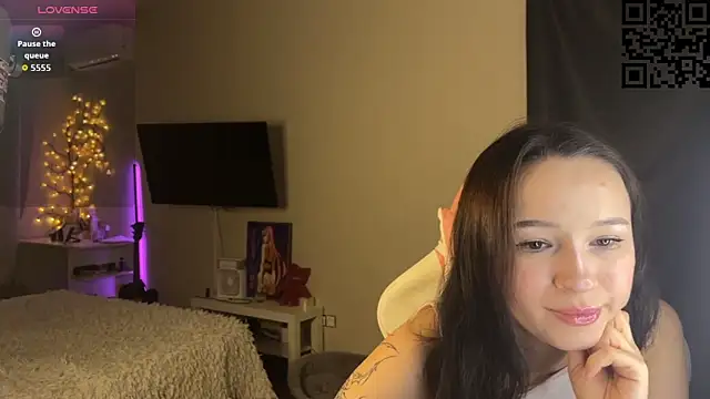 ella simons online show from 5, 12, 2025