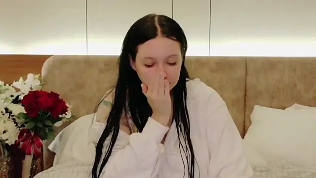 Felicia Herceg online show from 3, 3, 2026