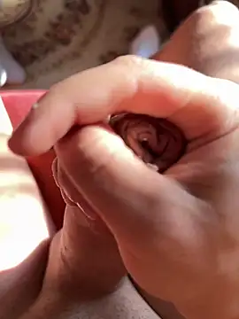 iCum uCum online show from 9, 4, 2026