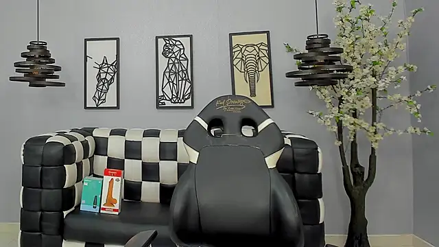 Bianca Millf online show from 7, 4, 2026