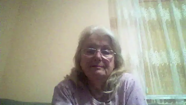 AmyLove353 online show from 16, 4, 2026