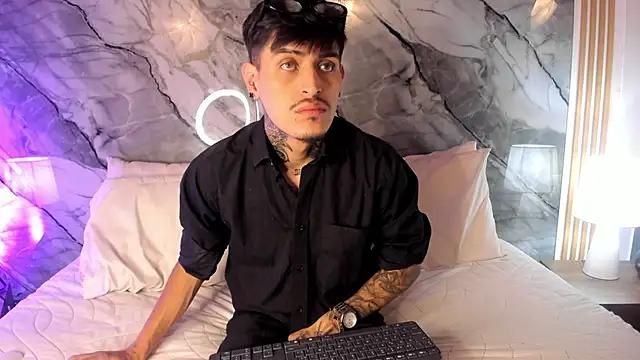 enzorodriguezz online show from 15, 11, 2025