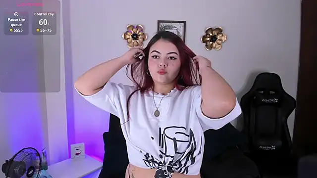 Snapshot of Zoe_love14 chatting on 30, 10, 2025 Zoe love14 online show from 30, 10, 2025