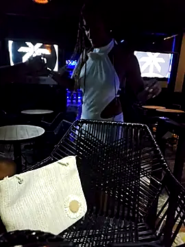 Trissa Benson online show from 31, 10, 2025