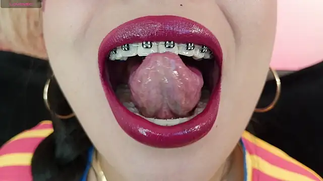 mia roux1 online show from 7, 6, 2026