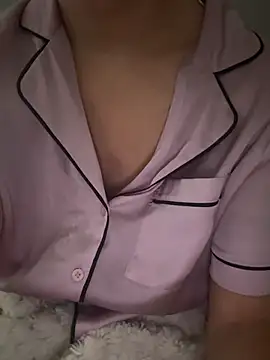 Gia Atkinson online show from 23, 10, 2025