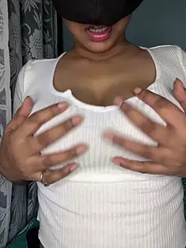 Snapshot of Cute_Marina chatting on 15, 7, 2026 Cute Marina online show from 15, 7, 2026