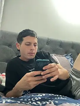 Snapshot of Yeison_8012 chatting on 22, 3, 2026 Yeison 8012 online show from 22, 3, 2026