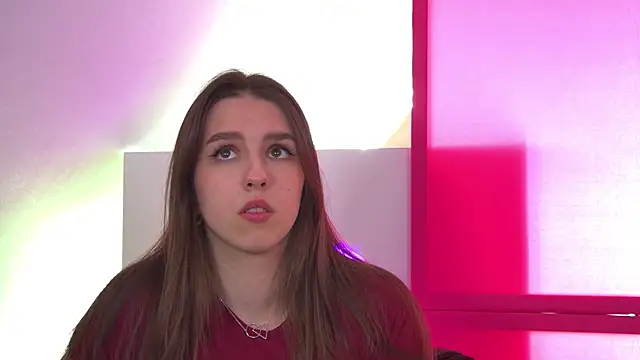 Snapshot of AliceAtkins chatting on 5, 4, 2026 AliceAtkins online show from 5, 4, 2026