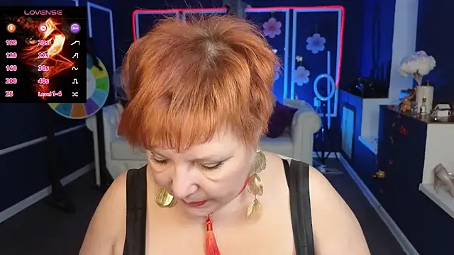 Kira Kirke online show from 24, 10, 2025