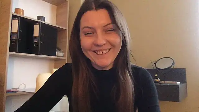 Snapshot of DollyRoma chatting on 22, 10, 2025 DollyRoma online show from 22, 10, 2025