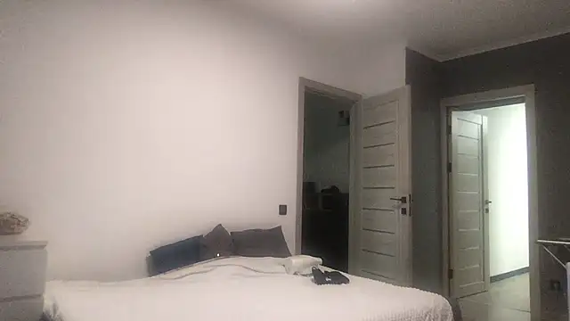 Snapshot of DollyRoma chatting on 28, 10, 2025 DollyRoma online show from 28, 10, 2025