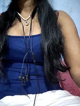 Ezabelljohn online show from 2, 4, 2026