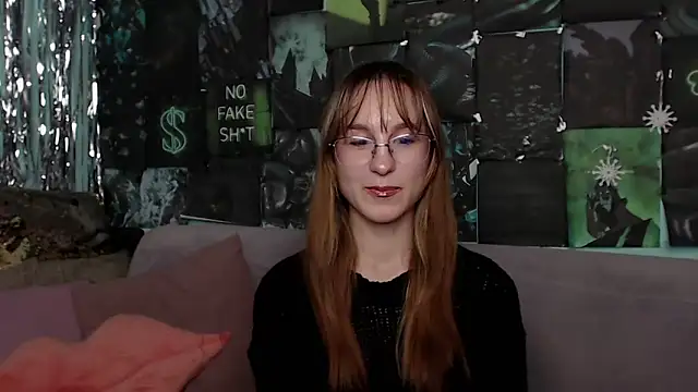 AlishaKellyi online show from 24, 10, 2025