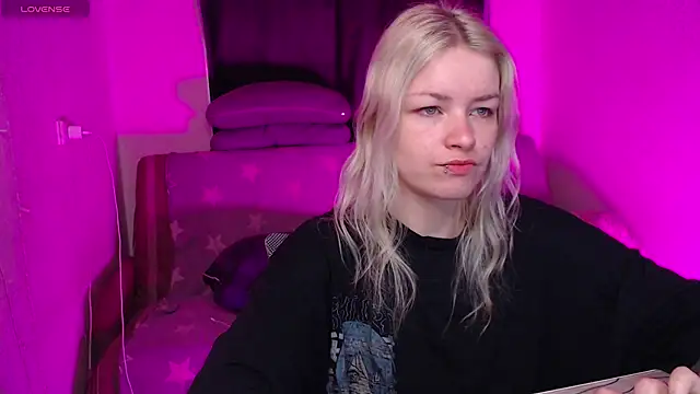 Snapshot of CherryNight6 chatting on 3, 7, 2026 CherryNight6 online show from 3, 7, 2026