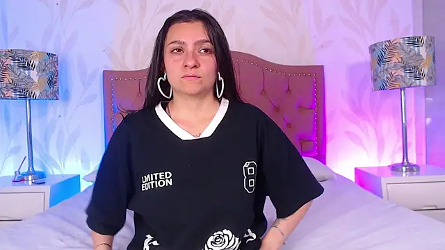 Emmy Palacios online show from 17, 12, 2025