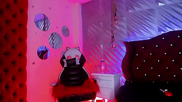 Roxanne Han online show from 12, 7, 2026