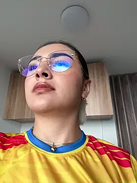 IslaCole online show from 17, 6, 2026