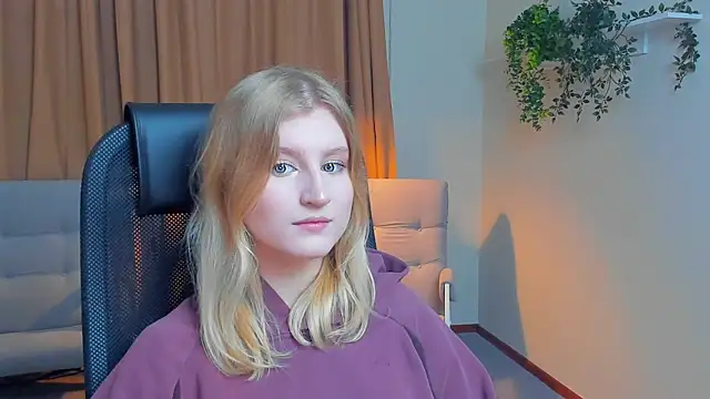 Snapshot of LisaRais chatting on 26, 10, 2025 LisaRais online show from 26, 10, 2025