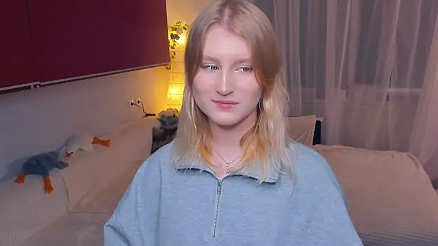 Snapshot of LisaRais chatting on 30, 10, 2025 LisaRais online show from 30, 10, 2025